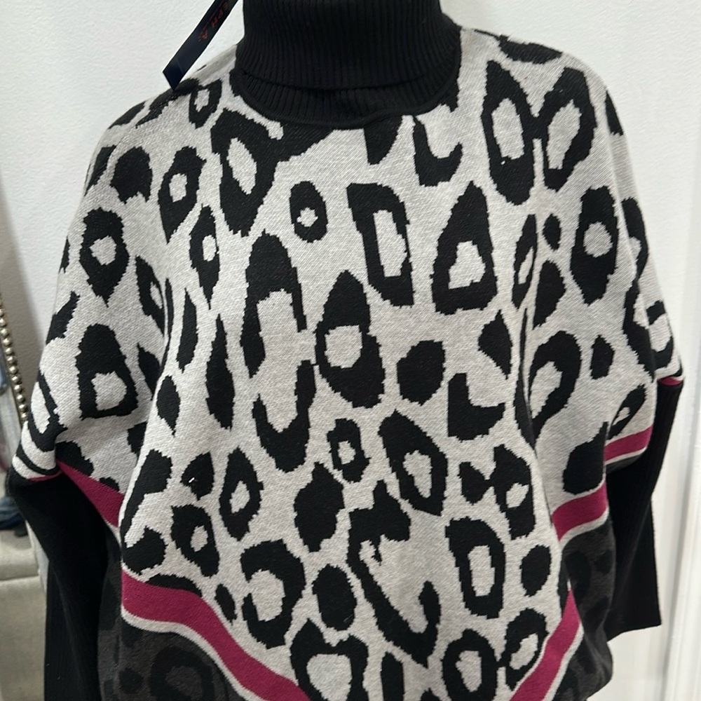Women's Joseph A. Black Animal Print Sweater sz M retail $78 NWT